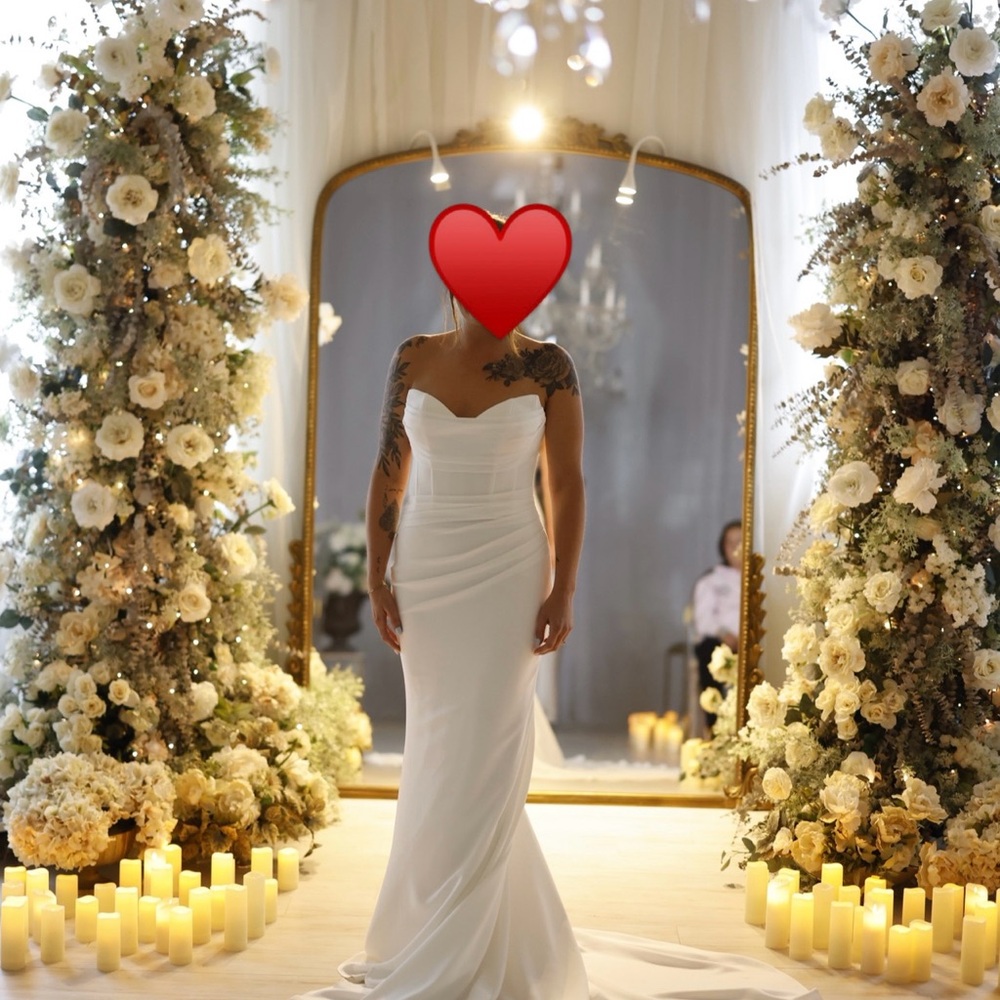 Elegant White Strapless Gown